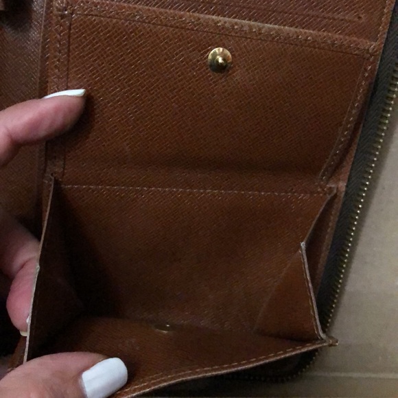 Authentic Louis Vuitton Voyager - Picture 7 of 11